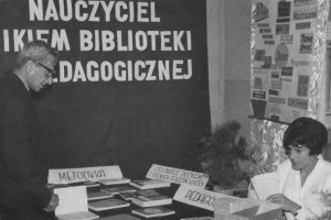 Ogłoszenie konkursu czytelniczego dla pedagogicznych bibliotek powiatowych województwa olsztyńskiego "Każdy nauczyciel czytelnikiem biblioteki pedagogicznej", 1963 r.
